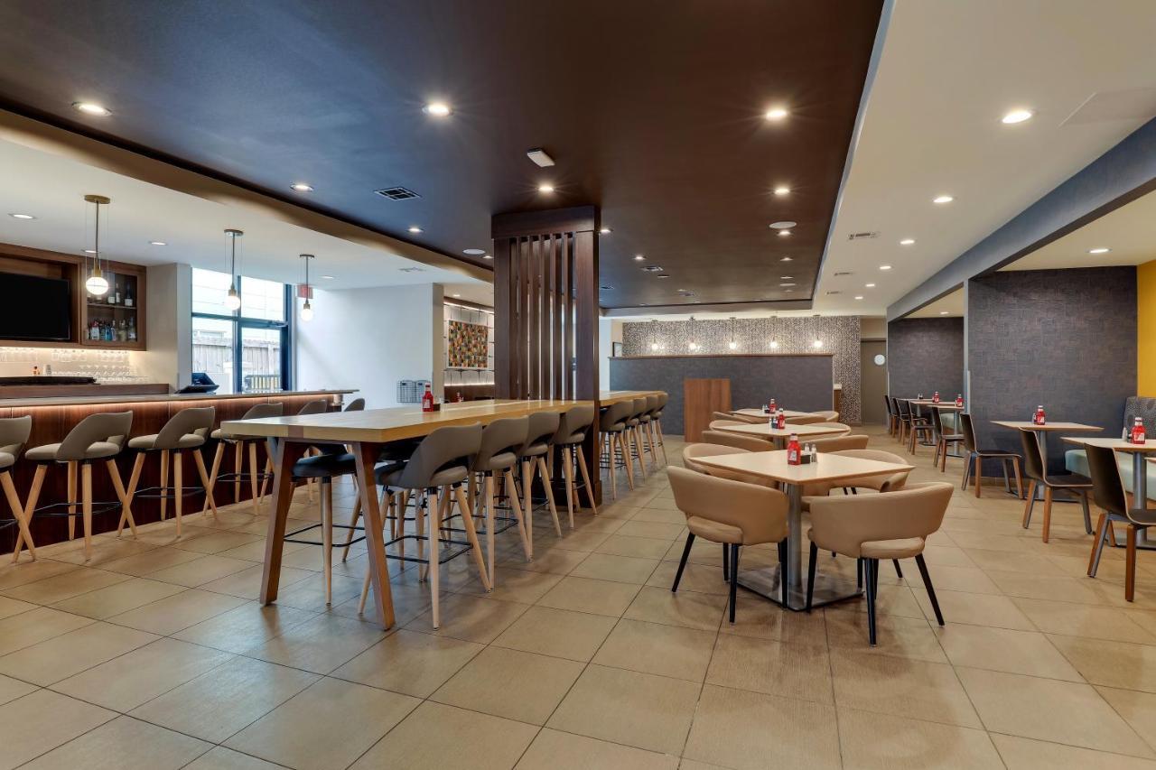 Holiday Inn Mobile Airport By Ihg Exterior photo